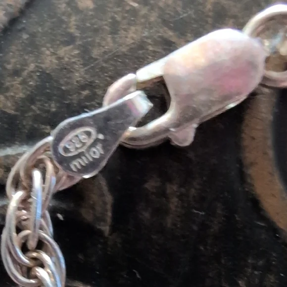 Silver Cameo Pendant Necklace Artistic Design - Picture 4 of 5